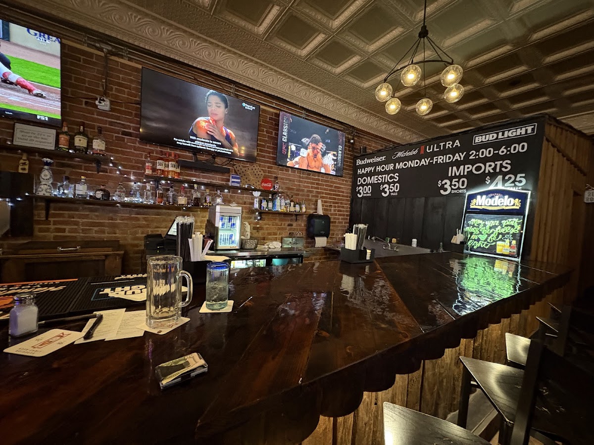 Ate Oh Six Cocina & Bar